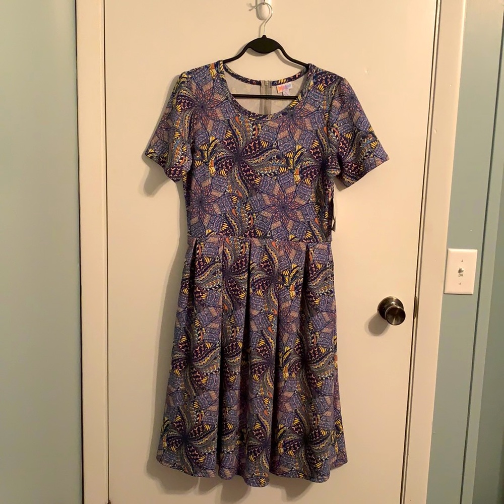 Cute LulaRoe Amelia Dress 👗